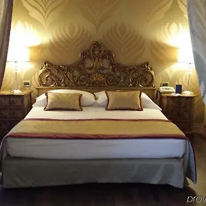 Amadeus Hotel